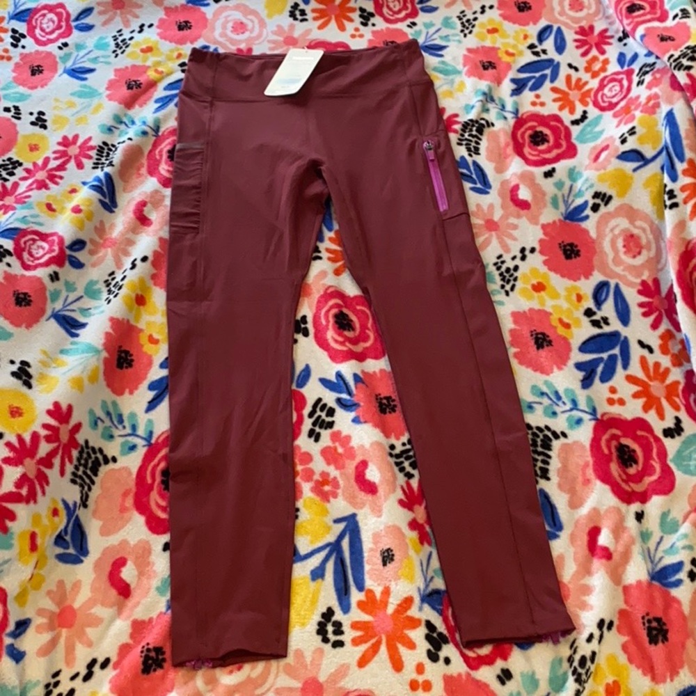 Fabletics leggings with tag still on them!